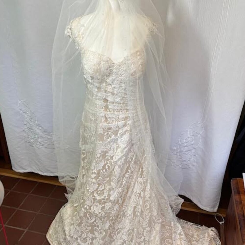 Elegant Lace Wedding Dress in Ivory - Brand: